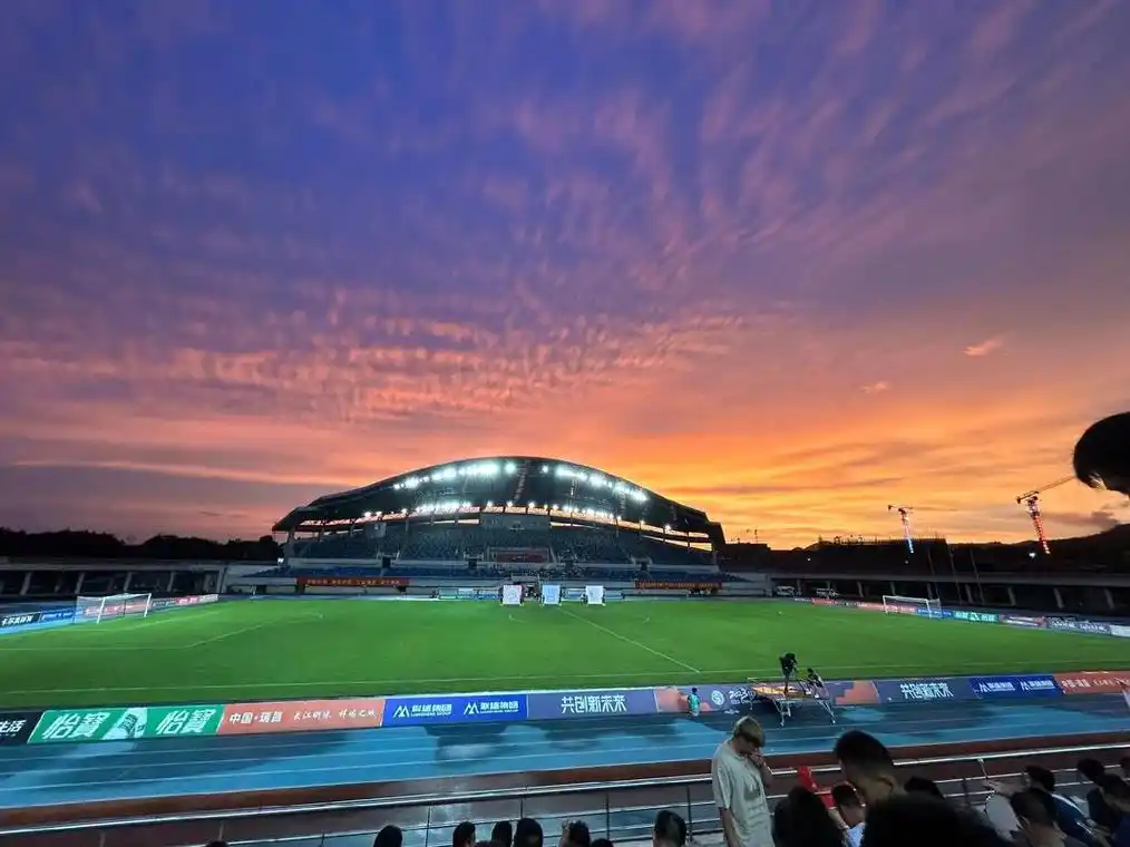 英格兰冠军联赛：诺维奇 VS 沃特福德